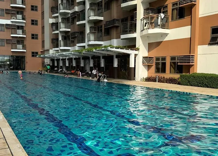 Modern Pet Friendly 1br With Balcony Near Airport Moa & Okada Pasay Staycation Wfh Ready Free Pool Acces Gym And Sauna 4*