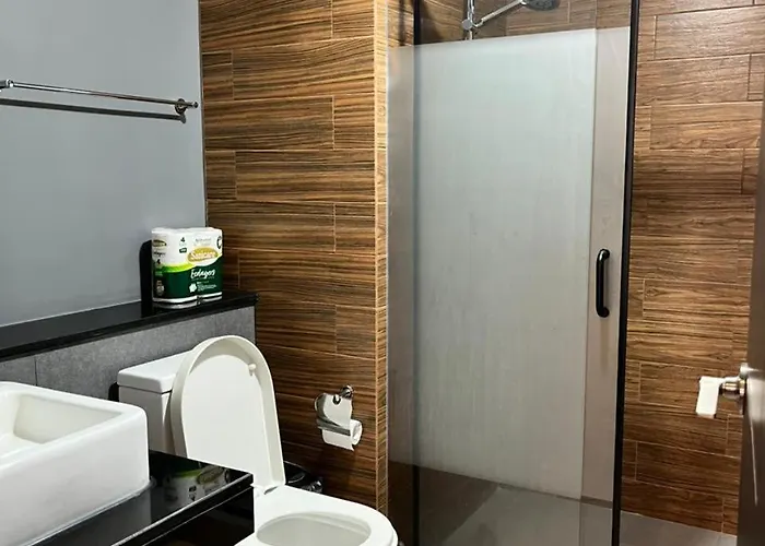 Modern Pet Friendly 1br With Balcony Near Airport Moa & Okada Pasay Staycation Wfh Ready Free Pool Acces Gym And Sauna 4*