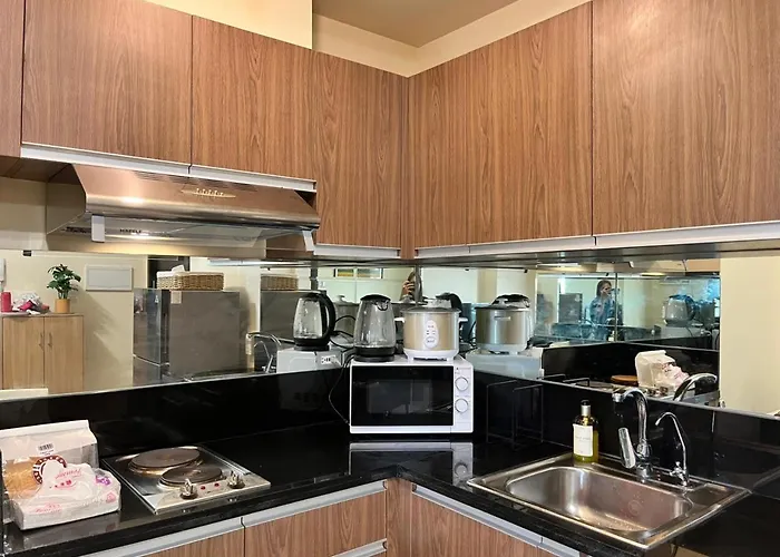 Modern Pet Friendly 1br With Balcony Near Airport Moa & Okada Pasay Staycation Wfh Ready Free Pool Acces Gym And Sauna Apartahotel 4*