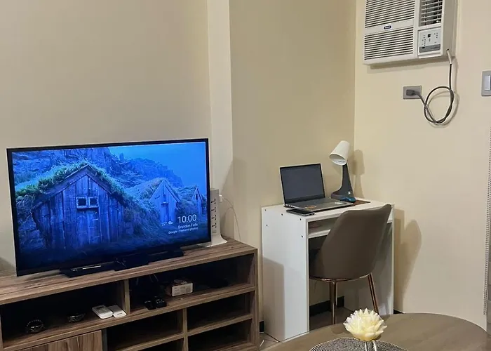 Modern Pet Friendly 1br With Balcony Near Airport Moa & Okada Pasay Staycation Wfh Ready Free Pool Acces Gym And Sauna 4* Manila