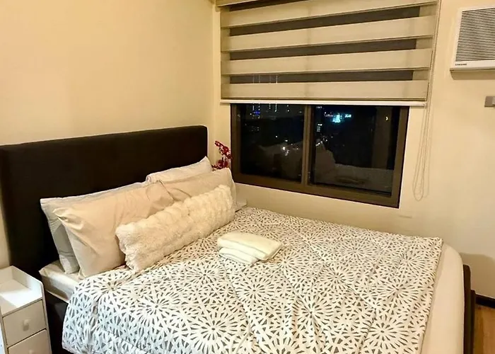 Apartahotel Modern Pet Friendly 1br With Balcony Near Airport Moa & Okada Pasay Staycation Wfh Ready Free Pool Acces Gym And Sauna
