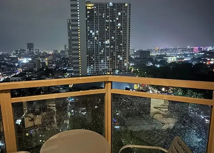 Apartahotel Modern Pet Friendly 1br With Balcony Near Airport Moa & Okada Pasay Staycation Wfh Ready Free Pool Acces Gym And Sauna