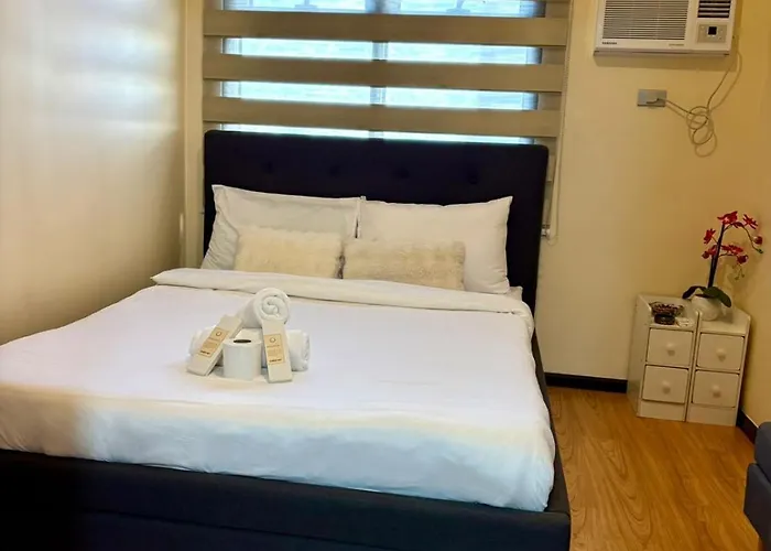 Modern Pet Friendly 1br With Balcony Near Airport Moa & Okada Pasay Staycation Wfh Ready Free Pool Acces Gym And Sauna Apartahotel